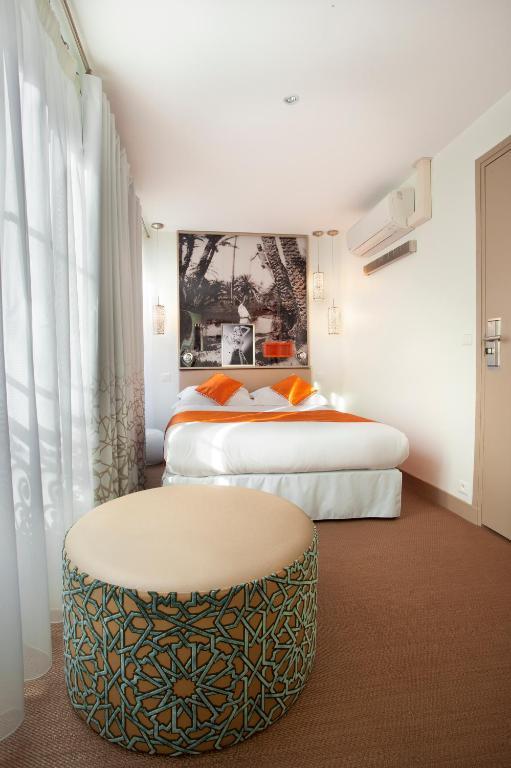 Superior Double Room with Street View,63061267:JPEG